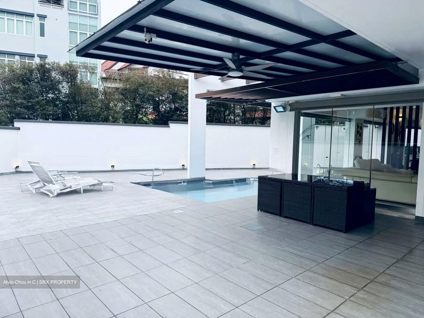 Straits Gardens (D27), Terrace #546882911